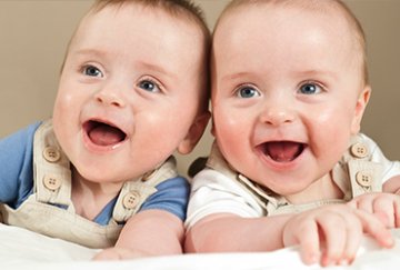 Dvojčata - početí, průběh těhotenství, porod